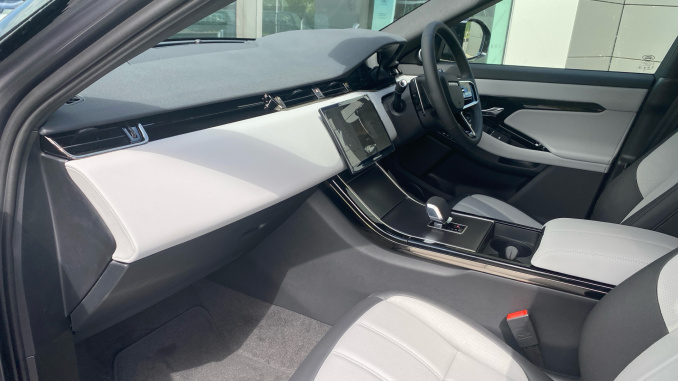 Land Rover Range Rover Evoque 1.5 P270e Dynamic SE 5dr Auto Hatchback - Image 39